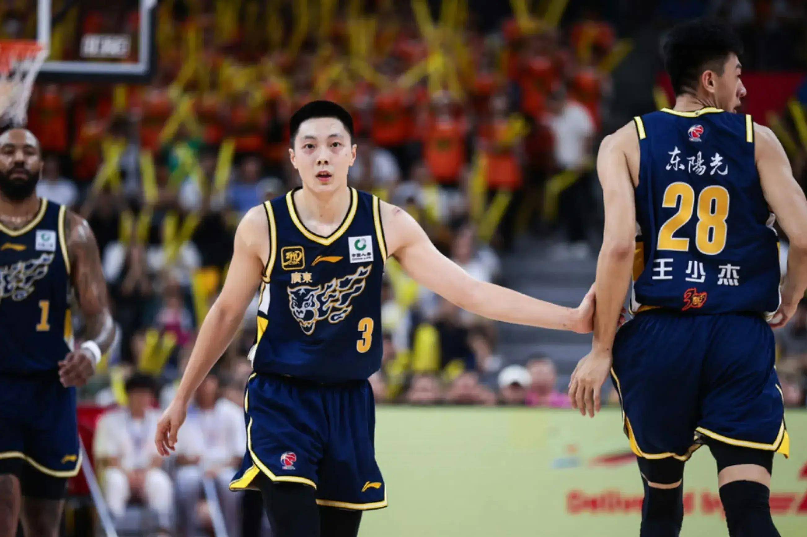 湖北主场不敌上海，广东取得十连胜！