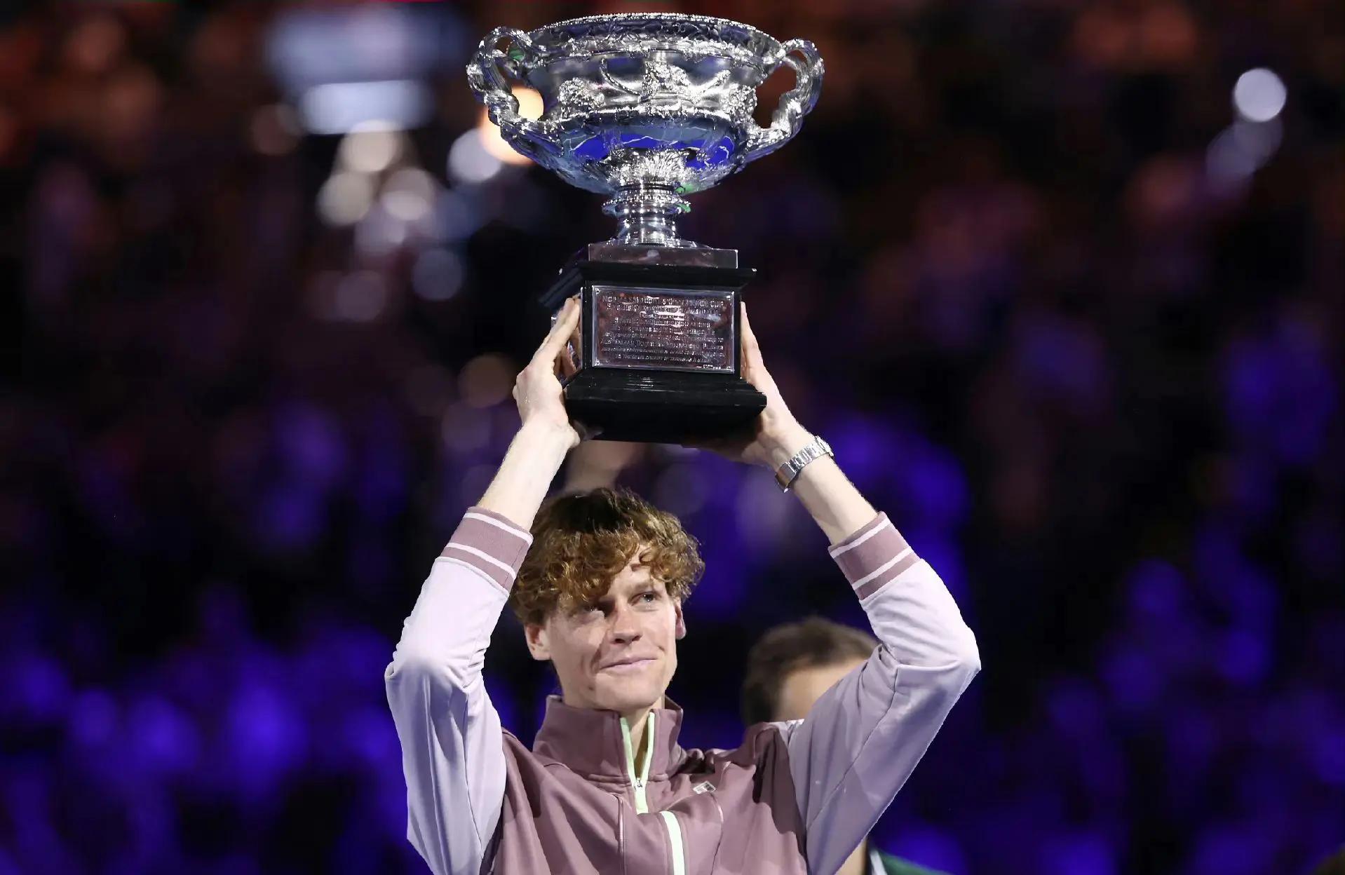 包含世界网球队险胜德国网球队，克耶高斯制霸全场的词条