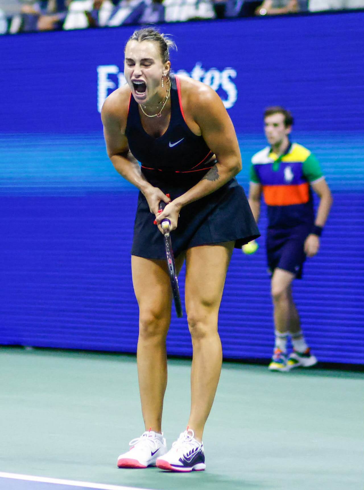 德国网球队完胜意大利网球队，克耶高斯绝境逆转的简单介绍