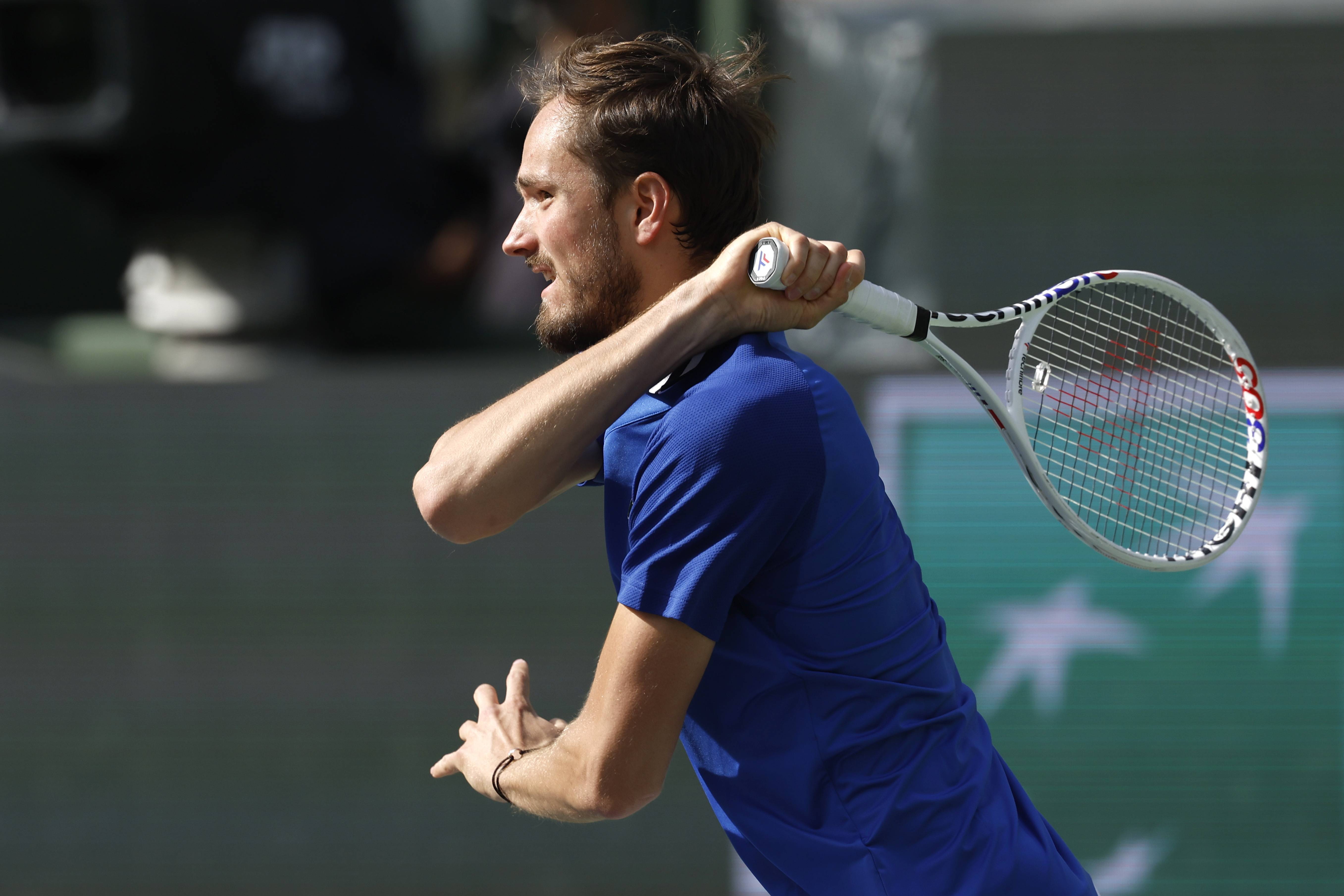 法国网球队血洗日本网球队，梅德韦杰夫送出助攻的简单介绍