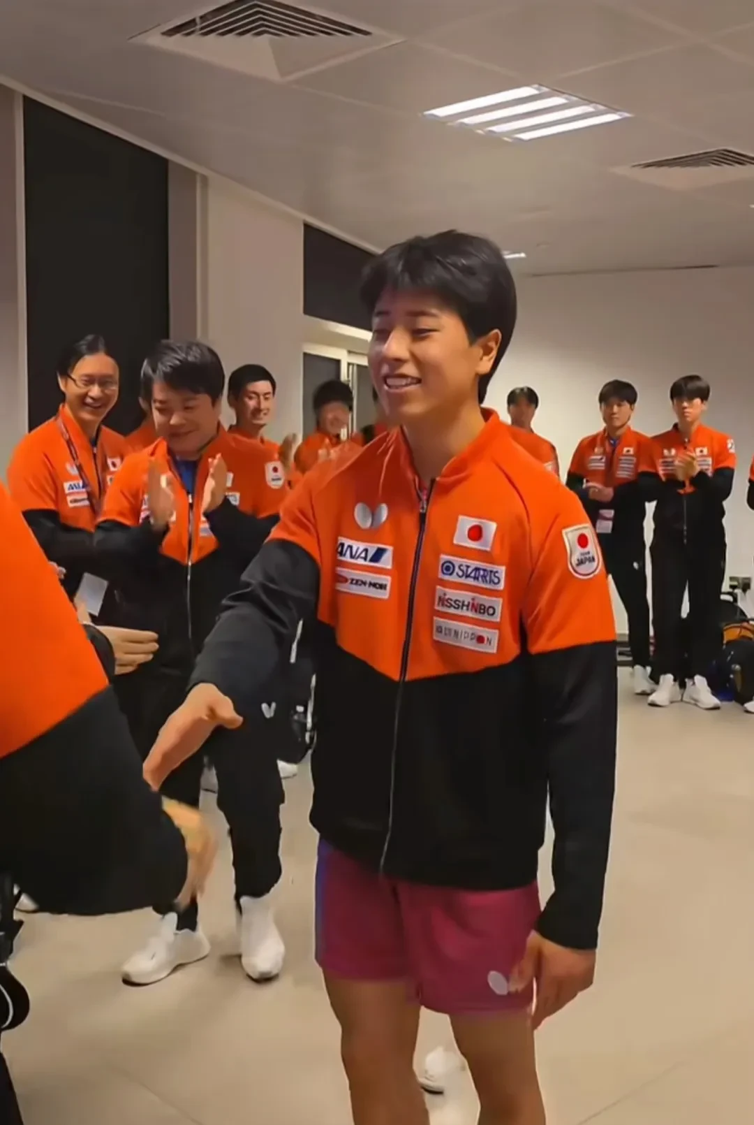 包含比利时乒乓球队血洗日本乒乓球队，水谷隼制霸全场的词条