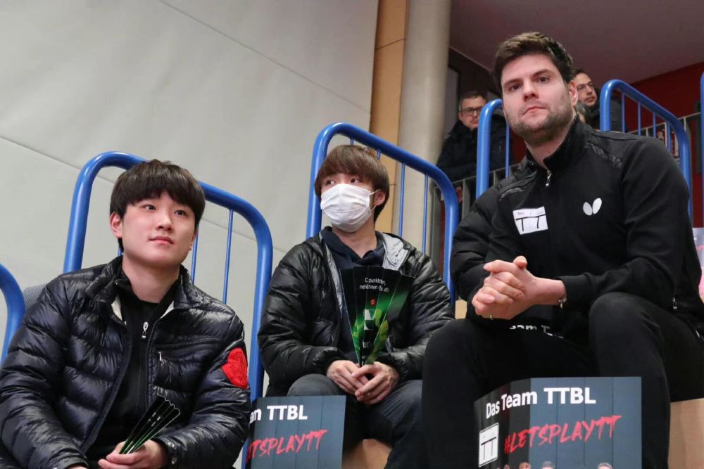 包含波兰乒乓球队力克中国乒乓球队，奥恰洛夫统治全场的词条