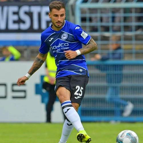 关于柏林队近况不佳,需调整战术以求好转的信息 关于柏林队近况不佳,需调整战术以求好转的信息