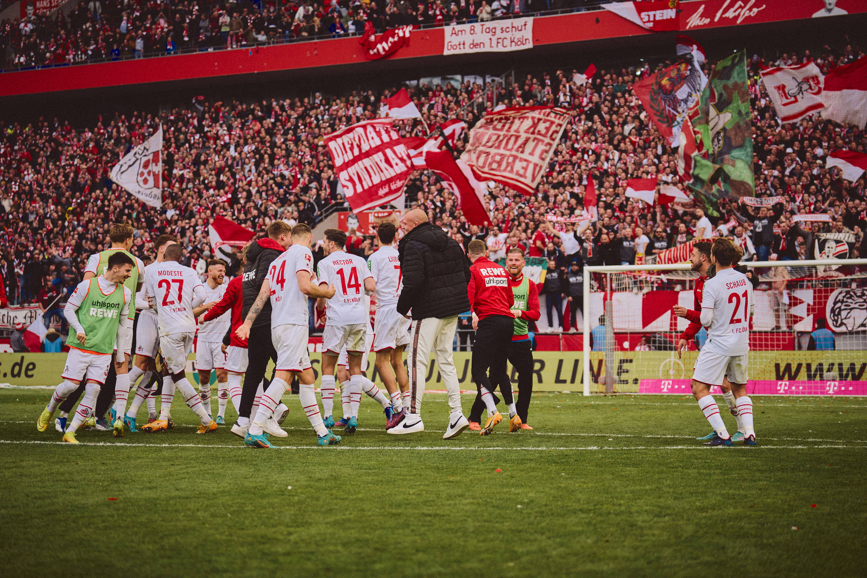 斯图加特队员在场上展现实力,赢得比赛的简单介绍 斯图加特队员在场上展现实力,赢得比赛的简单介绍