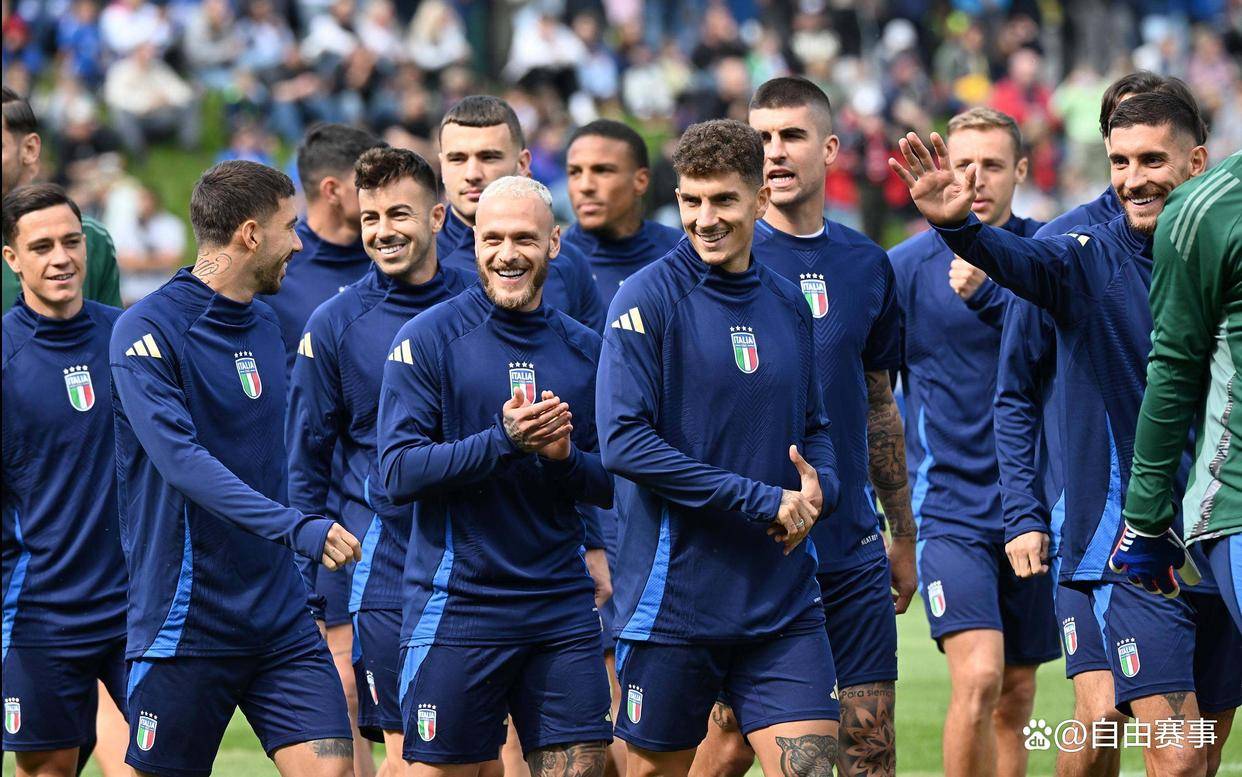 意大利足坛风云变幻,各队抢夺荣誉称号 意大利足坛风云变幻,各队抢夺荣誉称号