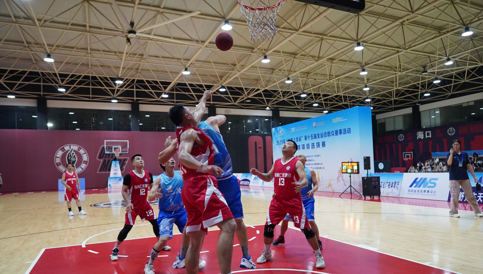 世界篮球赛事拉开帷幕,球员们全面备战 世界篮球赛事拉开帷幕,球员们全面备战