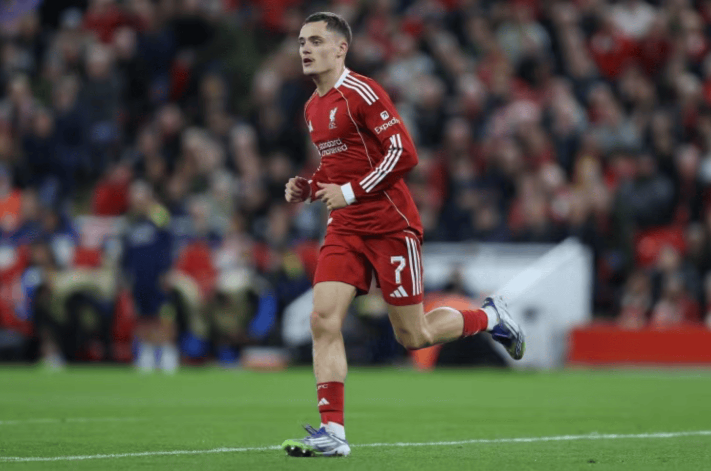 法兰克福球员表现出色，帮助球队逆转战局