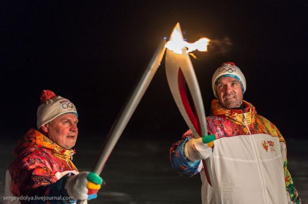 南极运动员初登奥运赛场，赢得掌声