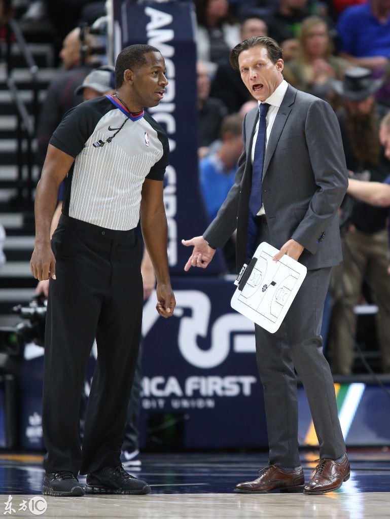 深圳队完胜青岛队，戈贝尔点燃赛场的简单介绍