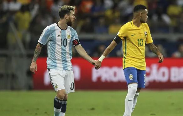 包含法国翻盘乌拉圭，莱万带队取胜的词条