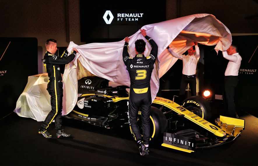 包含雷诺车队险胜威廉姆斯，拉塞尔带队取胜的词条