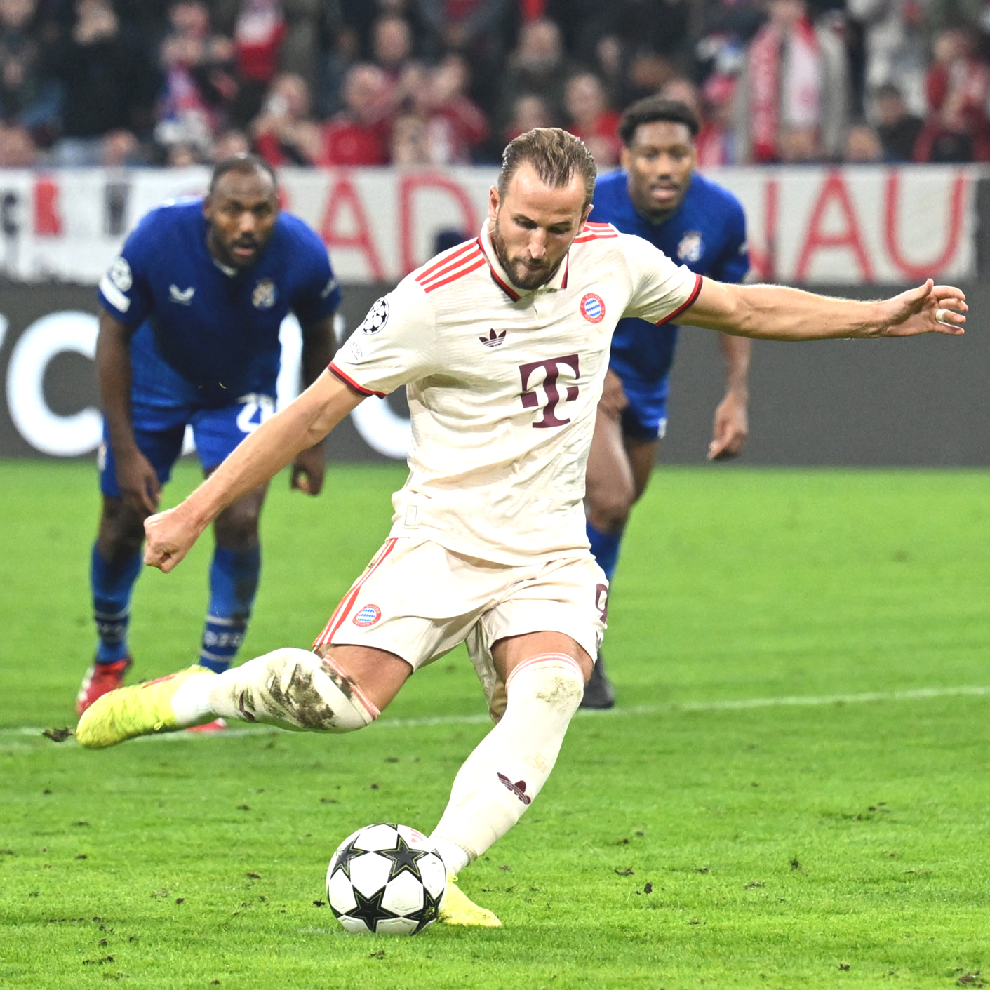 拜仁碾压利物浦，萨内高光表现