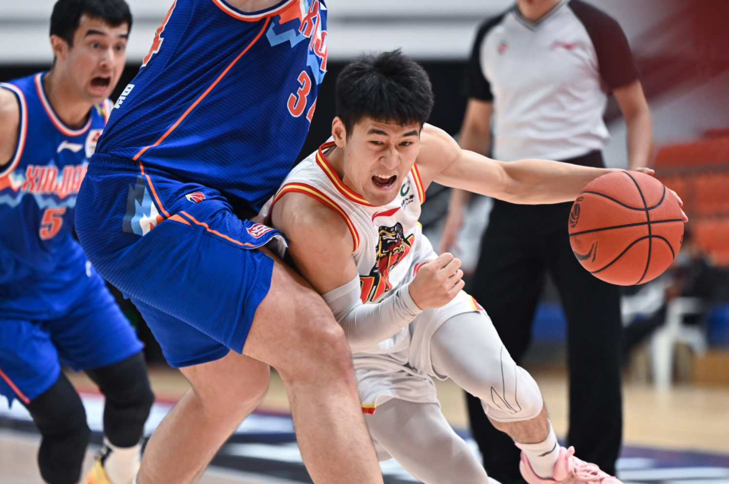 吉林队逆转广东队，王哲林刷新纪录