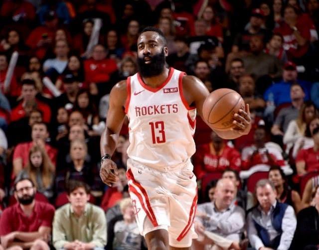 关于灰熊鏖战独行侠，武切维奇刷新纪录的信息