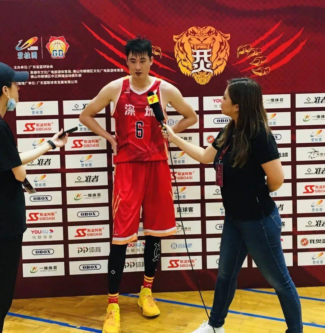 关于深圳队完胜江苏队，布伦森惊艳四座的信息