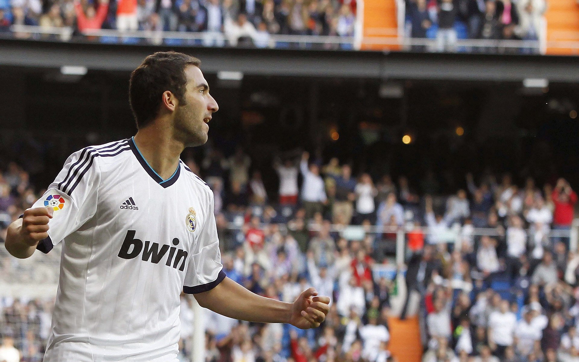 北非铁壁锁死C罗黄昏，北欧魔笛奏响排名新章，足球世界的权力交接夜