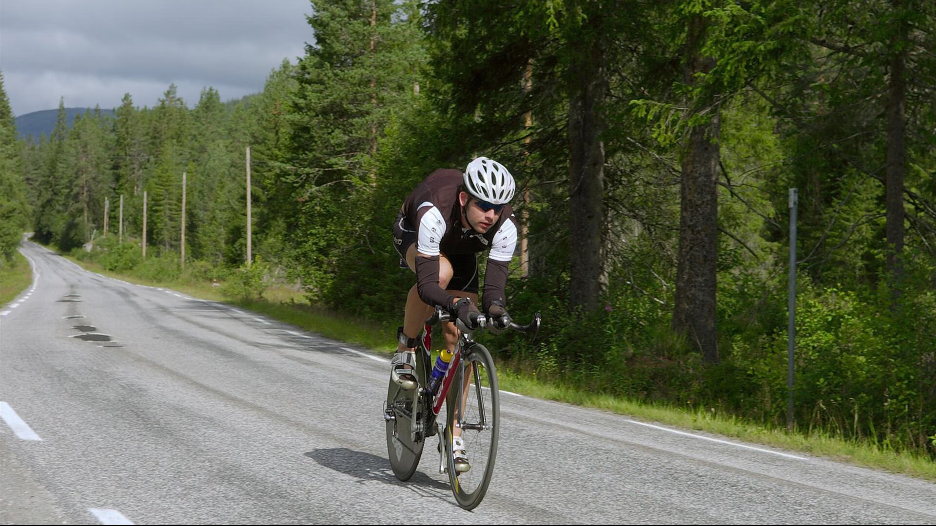 维斯塔潘关键制胜，法拉利策略碾压威廉姆斯