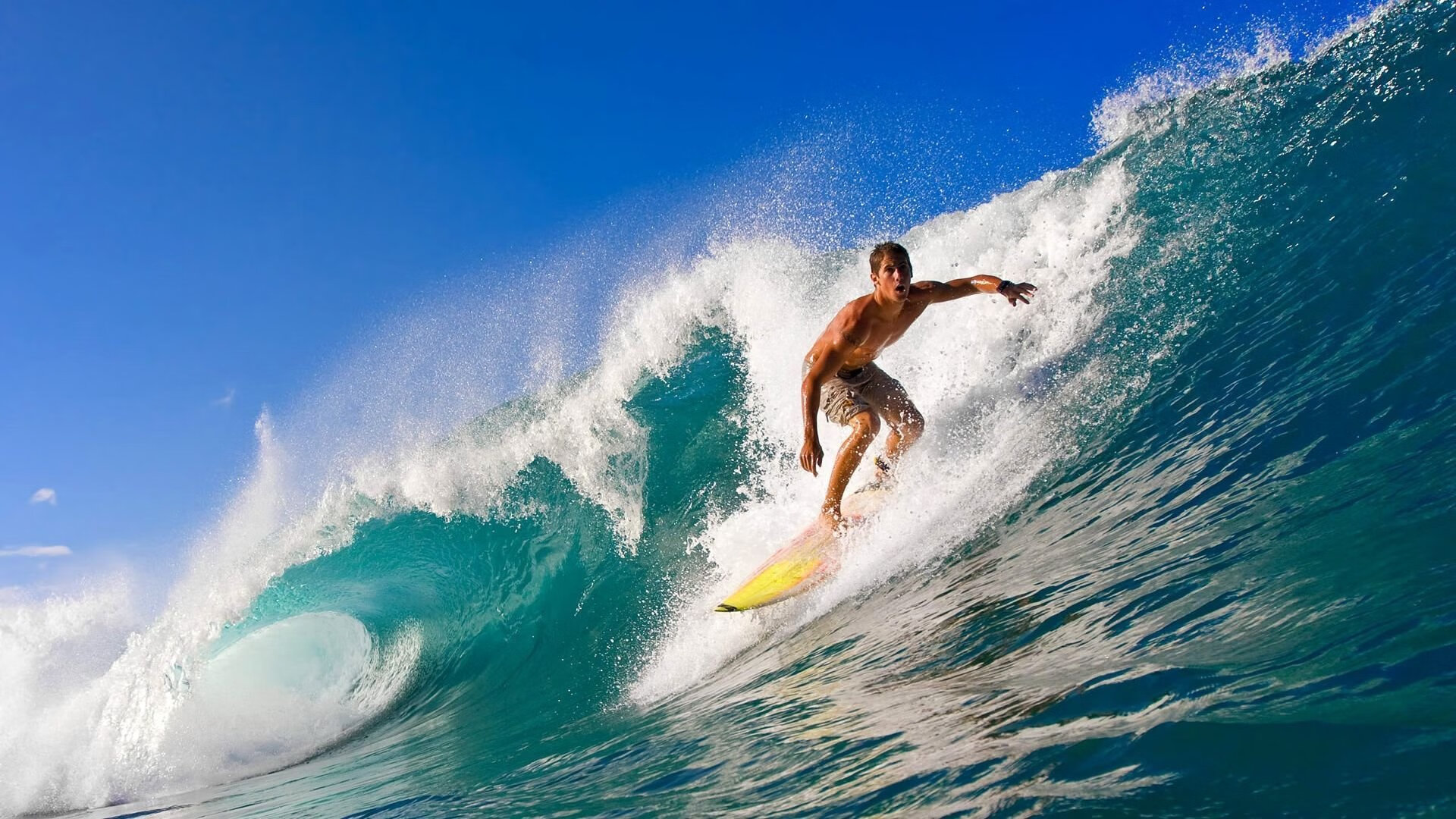 塞恩斯独扛大旗，索伯车队横扫红牛二队的非典型胜利
