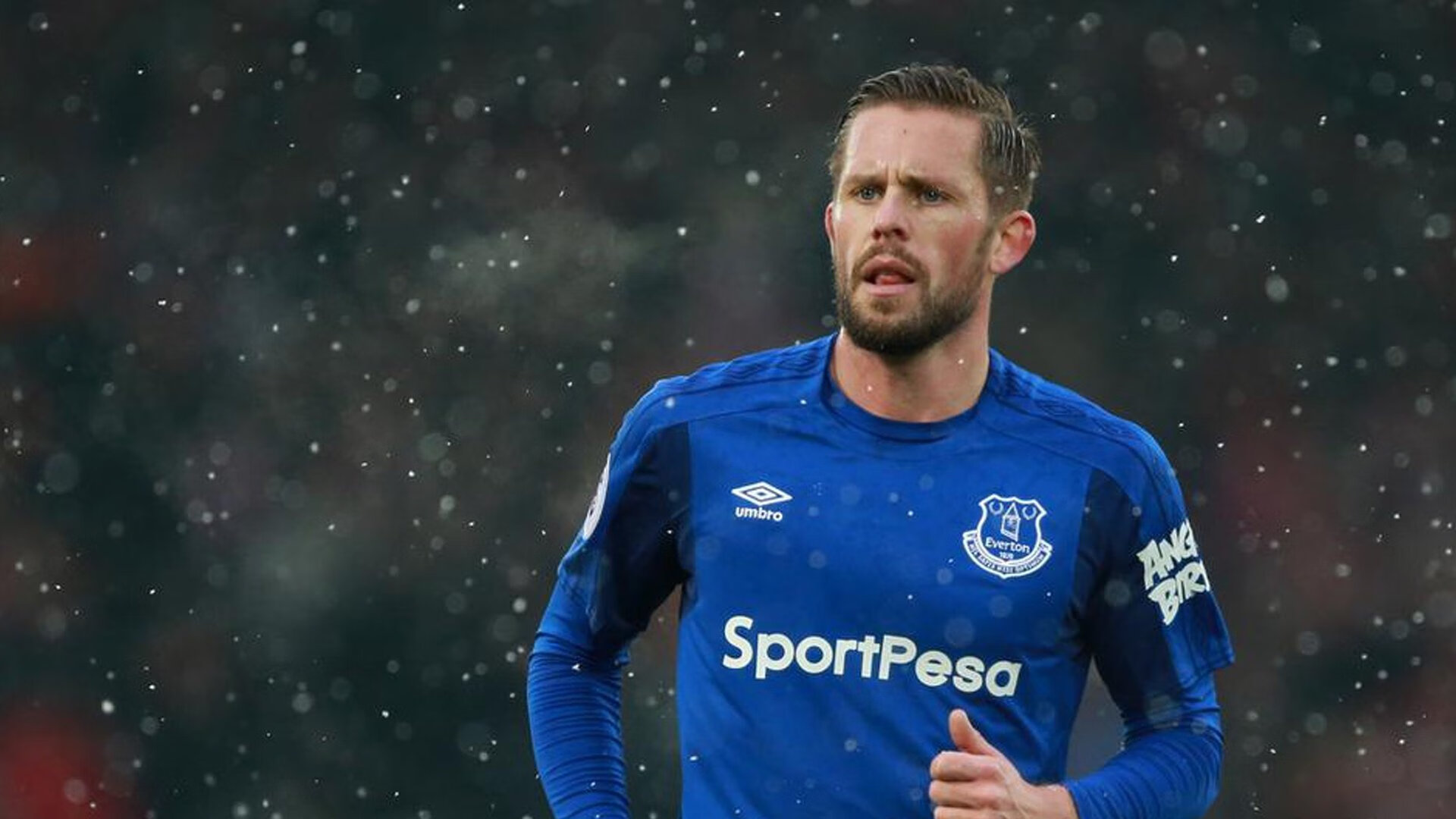 奥恰洛夫绝境一击，德国老将的坚韧与日本乒乓的险胜启示